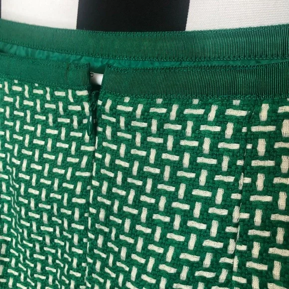 Talbots Green and White knit pencil skirt (8P) - Picture 4 of 7